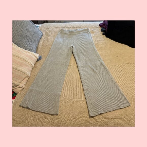 Aerie Gotta Jet! High Waisted Skater Pants, Light Grey, Size L - Picture 2 of 5